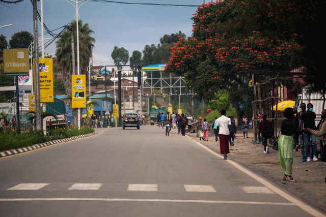 英国未能将第一批寻求庇护者驱逐到卢旺达;韩国卡车司机罢工影响全球供应链